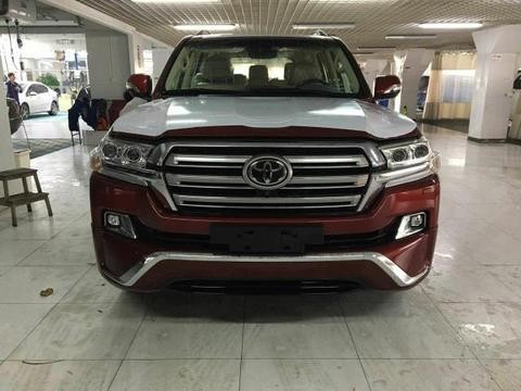 17款丰田陆地巡洋舰5700VXS配置为螺旋弹簧式悬架