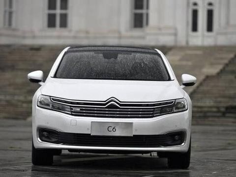 这款车曾经跟宝马7系齐名，而你们却都在关注全新皇冠