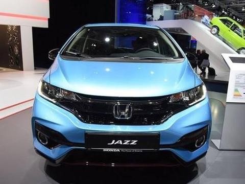 动力却比思域还要强悍，这车是思域的“小弟”，高尔夫看到也怕