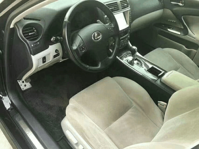 年薪百万的兄长却买一辆9.6万的雷克萨斯lS30