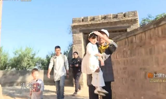 刘畊宏防贼一样防嗯哼，泡芙妈妈这样回应
