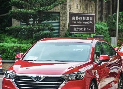 认真做一款A级家轿｜“颜智”升级的全新绅宝D50要打一场翻身仗！