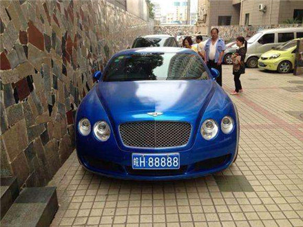 国内最贵一块车牌价值320万,但这两块车牌,相当于30辆豪车!