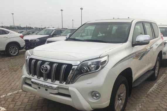 2017款中东版丰田霸道2700丐版外挂备胎 改装效果及成本