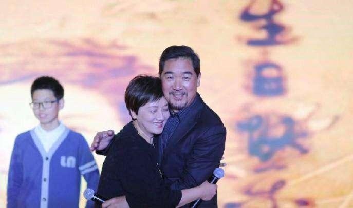 没有生儿育女 张国立邓婕却恩爱了三十多年