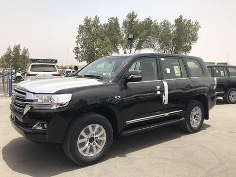 新一代霸主酷路泽5700中东版17款最新报备全车硬气