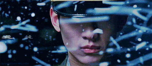 韩星为逃兵役,装精神病被逐出镜,金秀贤做心脏手术主动入伍