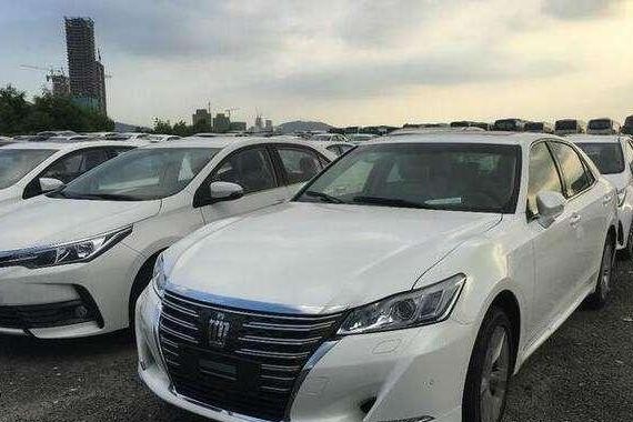 全新丰田皇冠到店，能否在中国翻身全靠它了