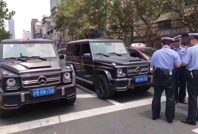 合肥街头李鬼公交候车亭究竟是谁建?公交、城管、市政等部门都表示…