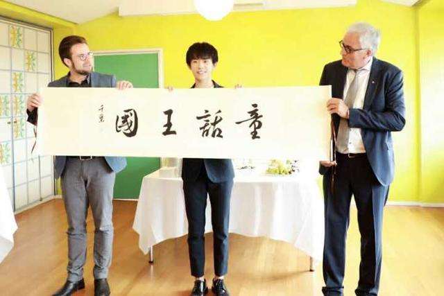 字如其人, 易烊千玺书法, 鹿晗吴亦凡躺枪