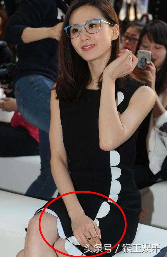 女明星的尴尬瞬间 防走光各有绝招