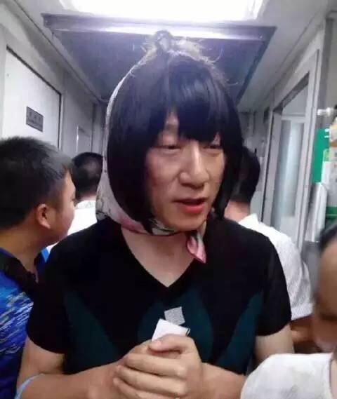 女装比丑上黄渤孙红雷你们只能争第二,第一已经被他预定了