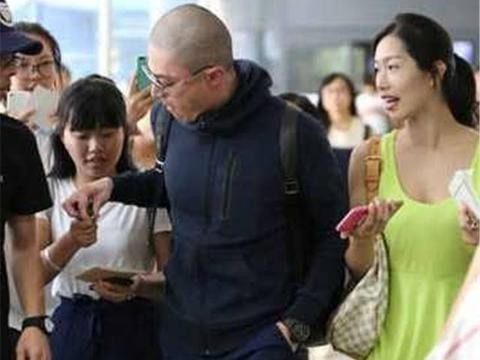 他是剧中的徐长卿，和林心如结婚，今38岁豪车出行，苍老成这样！