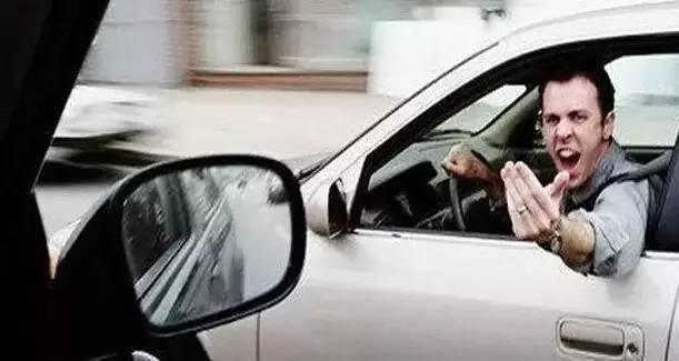 开车时有这5个心理,早晚得吃罚单,及时摆正心态吧