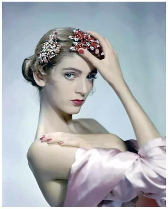 86岁超模Carmen Dell Orefice上世纪50年代年轻时的样子堪称惊艳