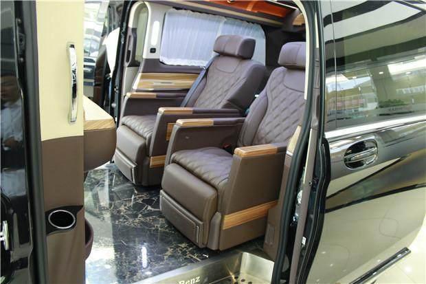 奔驰V260L终结埃尔法,陆地头等舱,带1米4大床,豪华度堪比S级