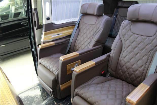 奔驰V260L终结埃尔法,陆地头等舱,带1米4大床,豪华度堪比S级