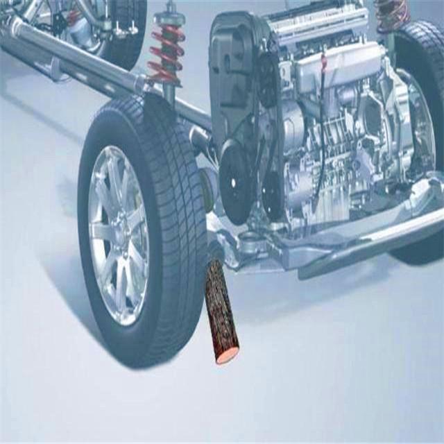 没有千斤顶怎么换轮胎? 一个人自驾路上已经失