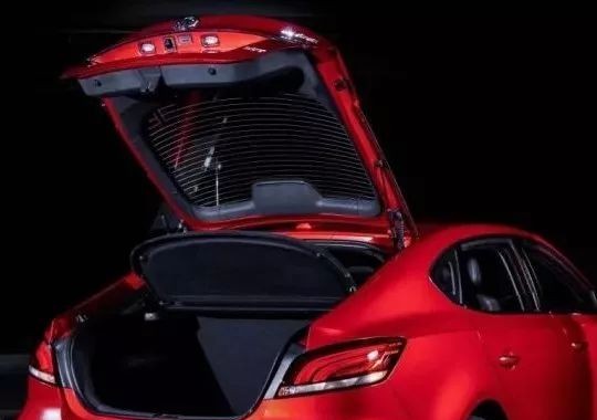 国产运动四门掀背轿跑车，预计10万起，思域车主看后都哭了！