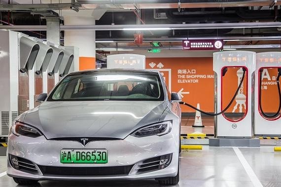 全球规模最大！特斯拉上海建超级充电站，可同时为50车台充电