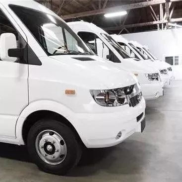 长江电动汽车V8070型电动物流车已顺利抵达美国