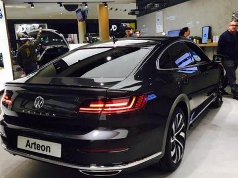 大众女神款轿跑，全新推出1.5T车型20万起，老款直降八万！