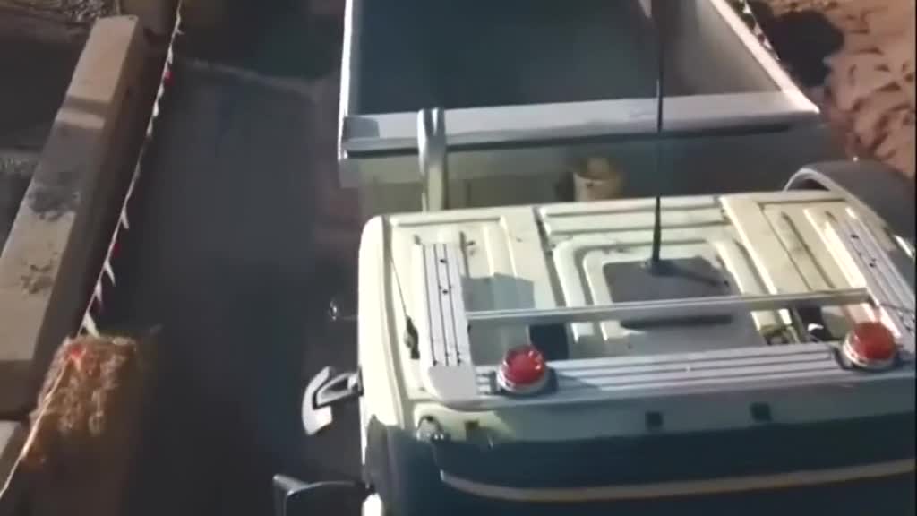 沃尔沃公司请来4岁小女孩测试卡车性能，真不是吹的