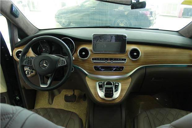 奔驰V260L终结埃尔法,陆地头等舱,带1米4大床,豪华度堪比S级