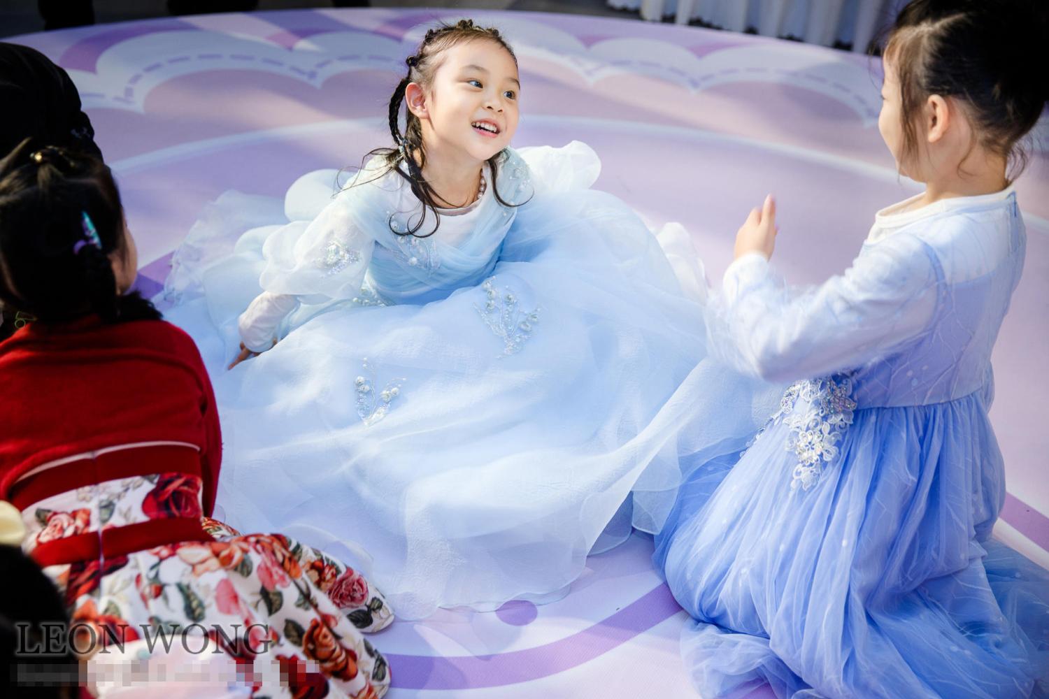 甜馨生日派对变小公主，大珍珠项链超吸睛