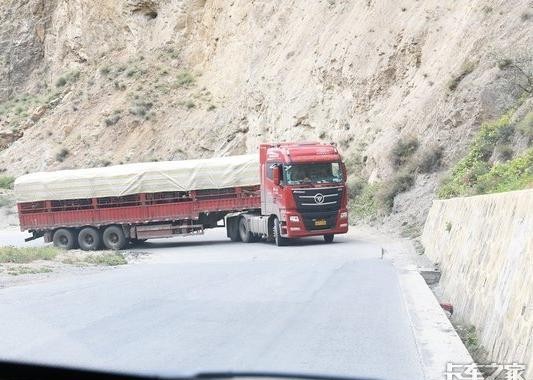 川藏线并没有传说中那么吓人 13米挂车也能随便跑