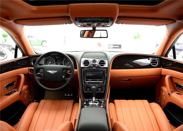 还在加价几十万买迈巴赫S600? 这款宾利已经跌破250万, 档次更高