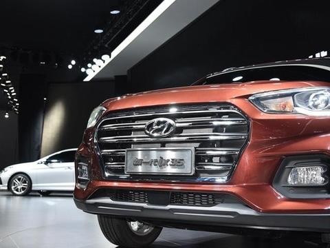 销量断层将现代逼上绝路，不仅卖车打8折，还抄了自主SUV！