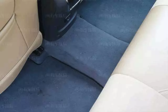 后排轻松翘二郎腿,这款合资B级轿车的空间最适合家用