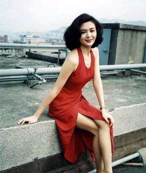 时尚是个轮回体，现在看90年代香港女星的风格也超好看!