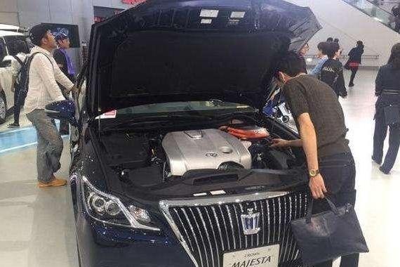 全新丰田皇冠到店，能否在中国翻身全靠它了