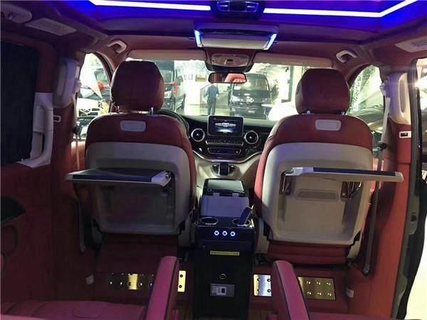 奔驰V260L终结埃尔法,陆地头等舱,带1米4大床,豪华度堪比S级