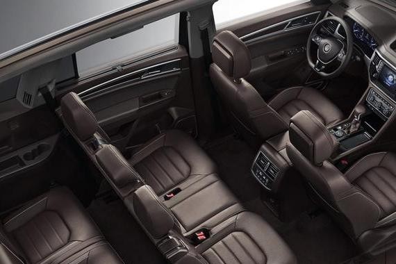 加价3万被抢破头，除了神车的标识之外，这台SUV为什么会这么火