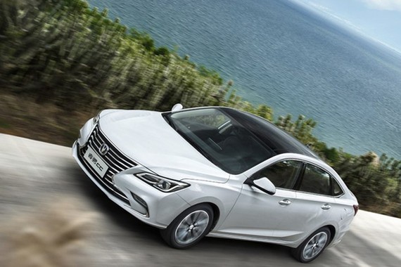 最新设计语言 长安睿骋CC将于10月25日首发