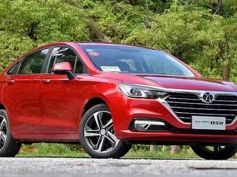 中国家轿市场再添“网红”，品质向奔驰看齐，顶配不到10万！