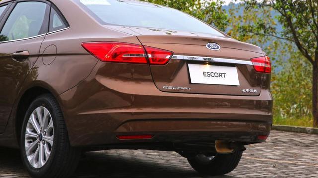 日产轩逸和福特福睿斯哪个更适合家用?懂行的这样选