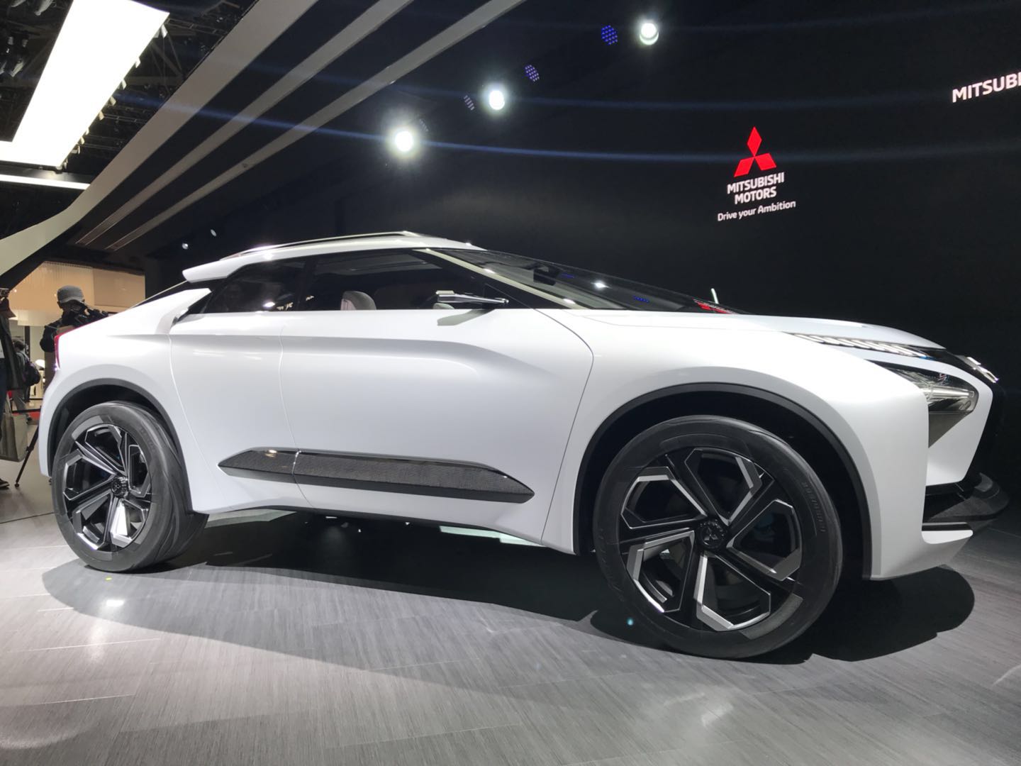 纯电驱动搭配AI系统,三菱全新概念车东京车展