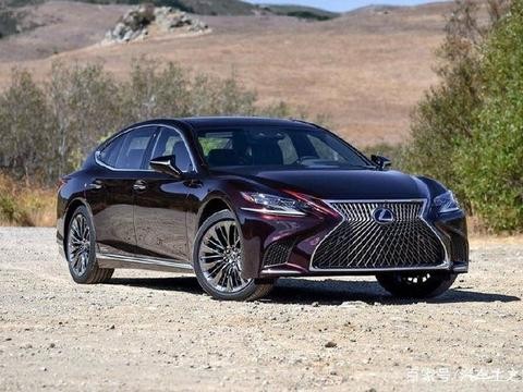 雷克萨斯唯一一款D级车，外观迷倒众人，车门一开，BBA都服了！