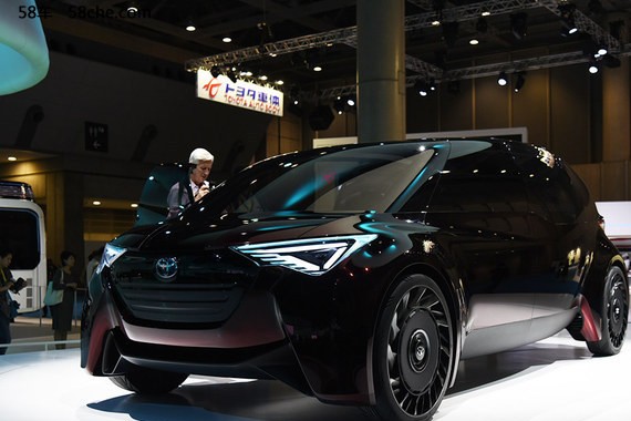 2017东京车展 丰田Fine-Comfort Ride亮相