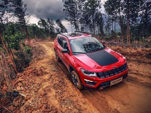 买SUV还看H6? 这台JEEP起售14万, 新增四驱系统