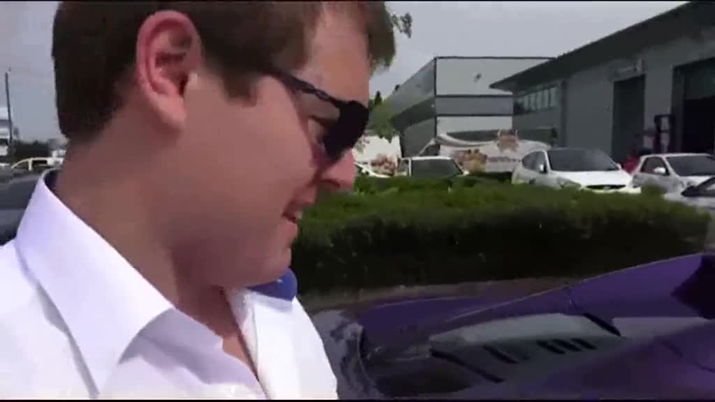 价值500万的迈凯伦跑车，打开这颗球的瞬间才知道值不值