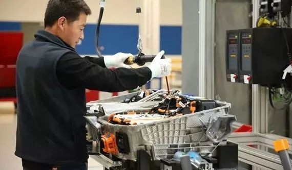 华晨宝马动力电池中心揭幕，电池技术将惠及新5系和国产X3