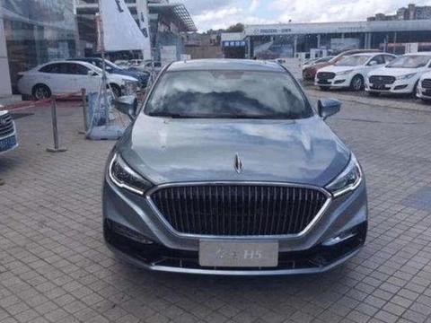 一汽工厂偶遇红旗H5，颜值完全不输凯美瑞，最终售价太亲民了