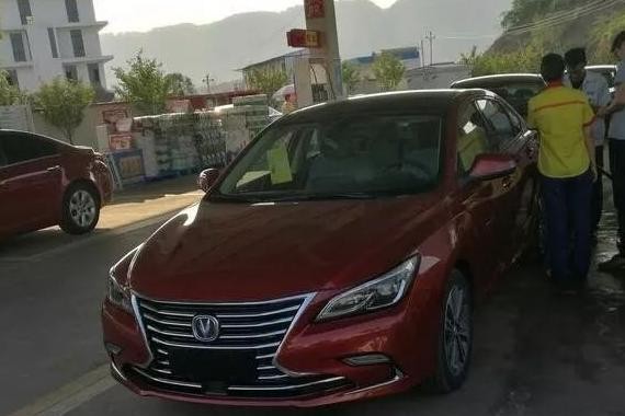 雷克萨斯的外观+奔驰的内饰，这辆轿跑顶配只要15万，你会买吗？