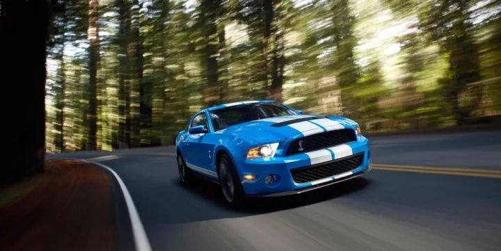 那些老司机开车时打开侧窗,原来是为了这个!