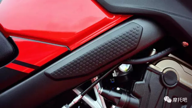 �ٵ���·�������ϡ�CB650F��CBR650F�Լݱ���